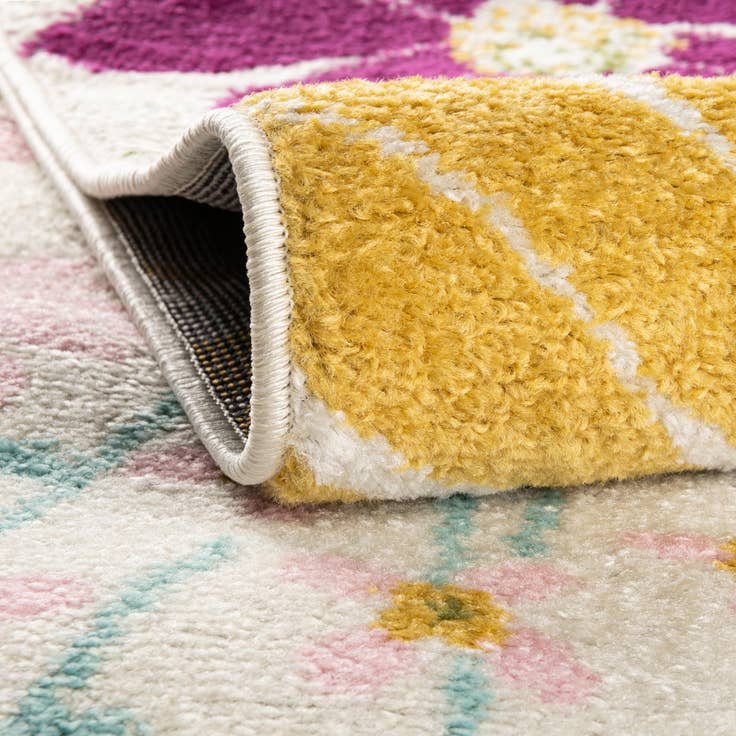 Detail image of 3' x 5' 3 Bloom Rug