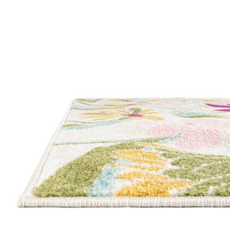 Detail image of 3' x 5' 3 Bloom Rug