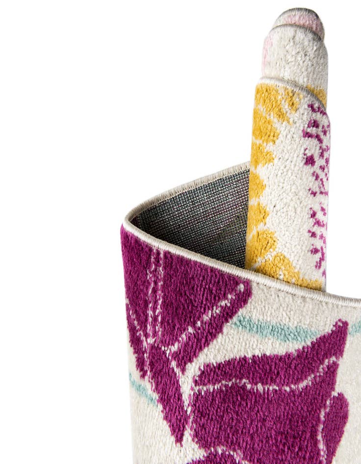 Detail image of 3' x 5' 3 Bloom Rug