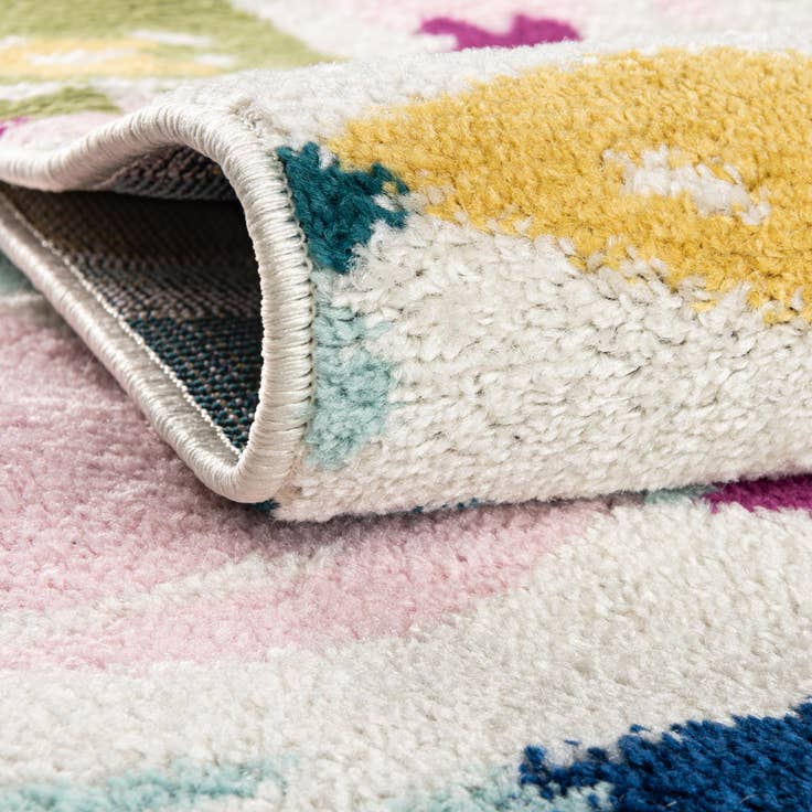 Detail image of 3' x 5' 3 Bloom Rug