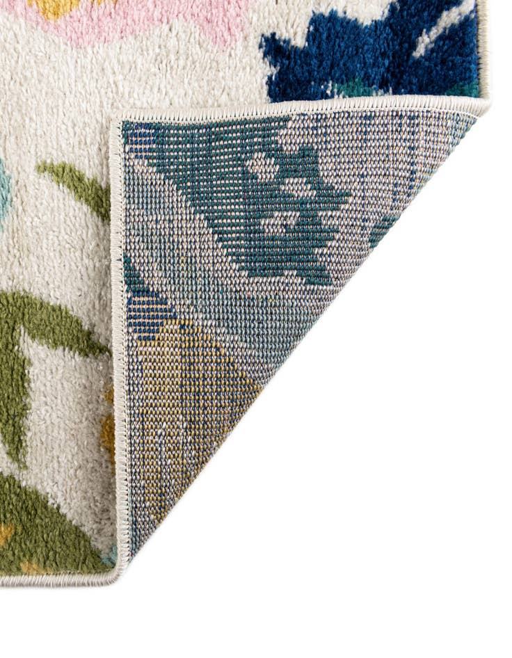 Detail image of 3' x 5' 3 Bloom Rug