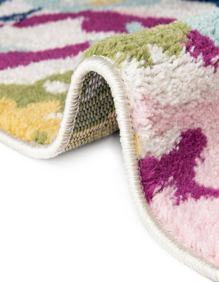 Detail image of 3' x 5' 3 Bloom Rug