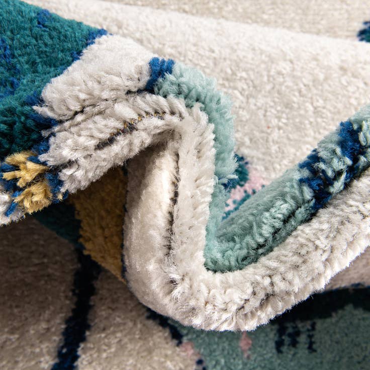 Detail image of 2' x 3' Bloom Rug