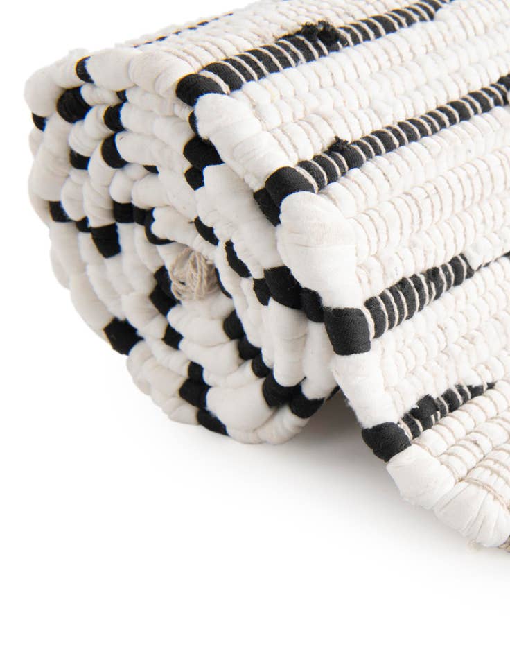 Detail image of 8' x 11' Hand Woven Chindi Cotton Rug