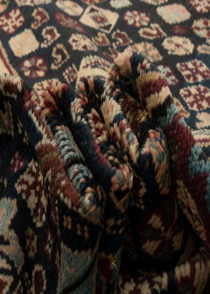 4' 11 x 8' 4 Ghashghai Wool Rug