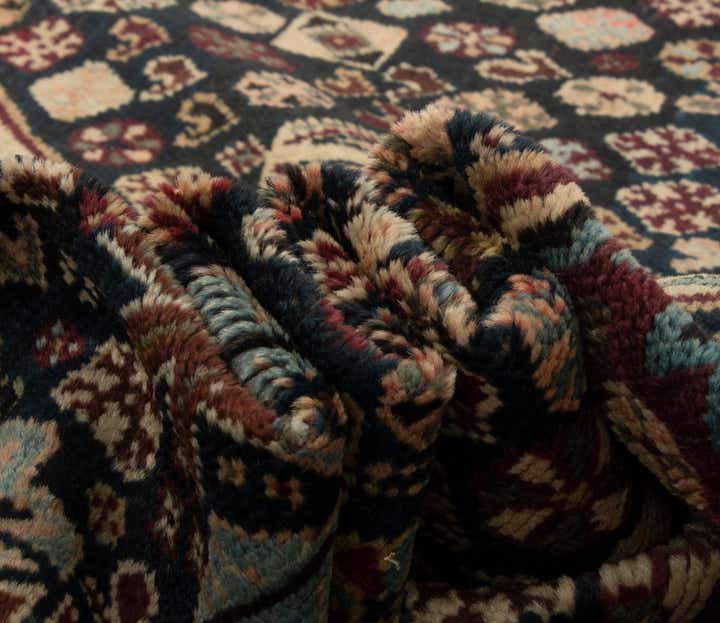 4' 11 x 8' 4 Ghashghai Wool Rug
