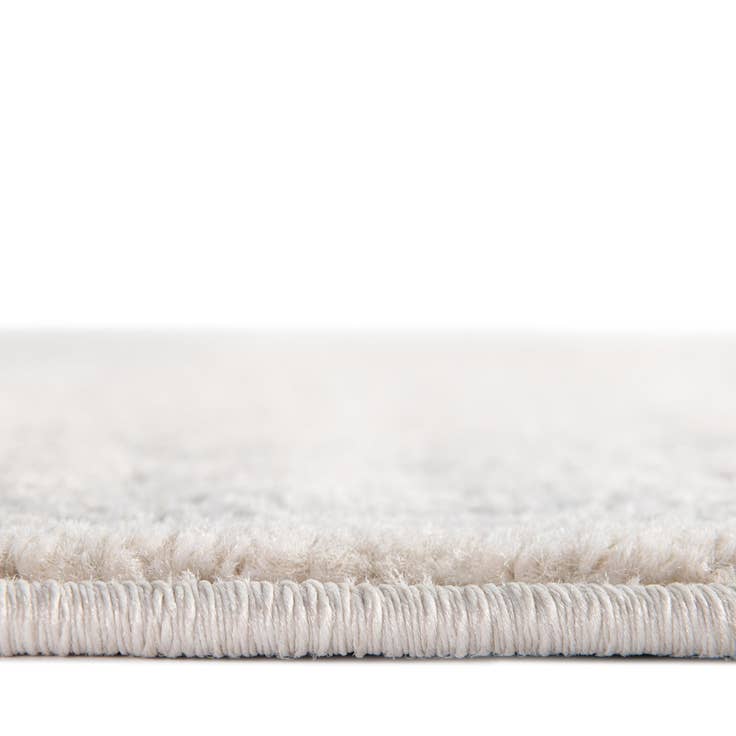 Detail image of 2' x 3' Isabella Rug