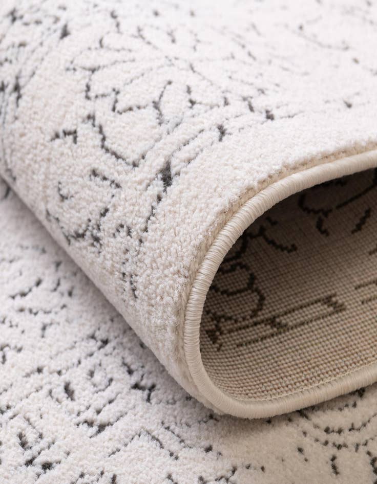 Detail image of 5' x 8' Isabella Rug