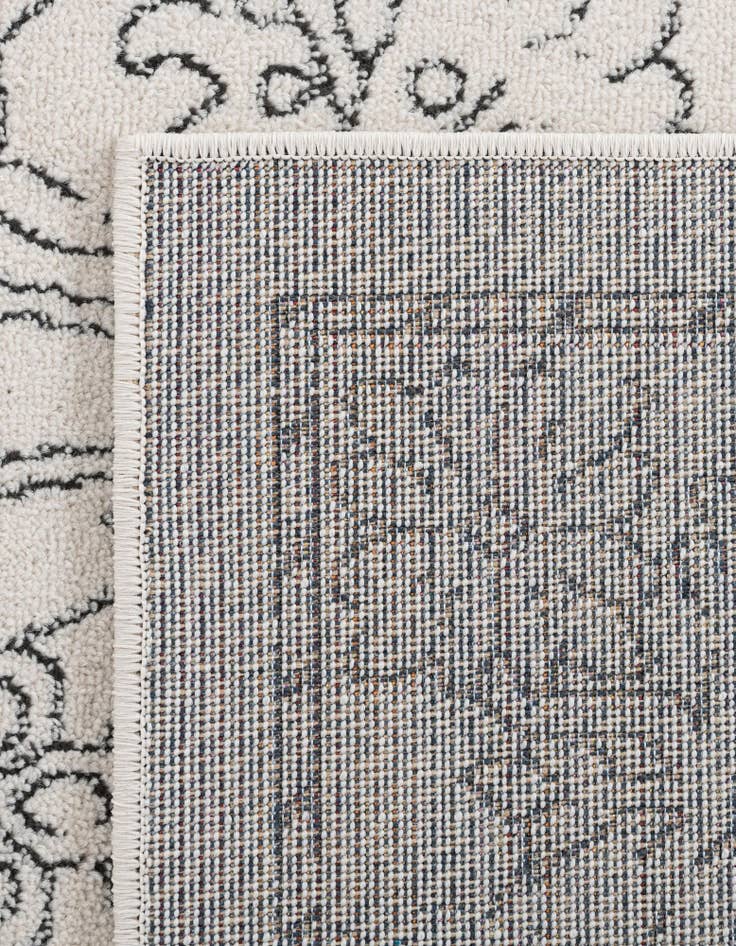 Detail image of 5' x 8' Isabella Rug