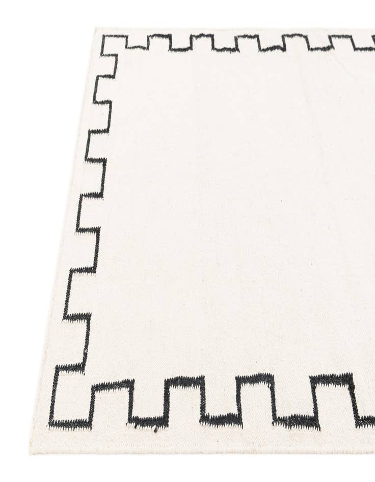 Detail image of 4' 1 x 6' 3  Hand Woven Kilim Wool Rug