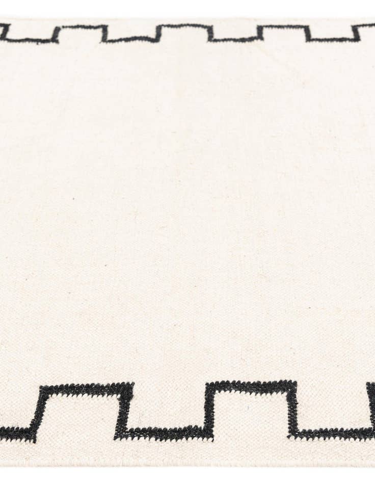 Detail image of 4' 1 x 6' 3  Hand Woven Kilim Wool Rug