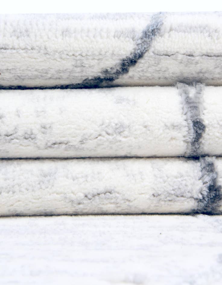 Detail image of 8' x 10' Lattice Trellis Rug