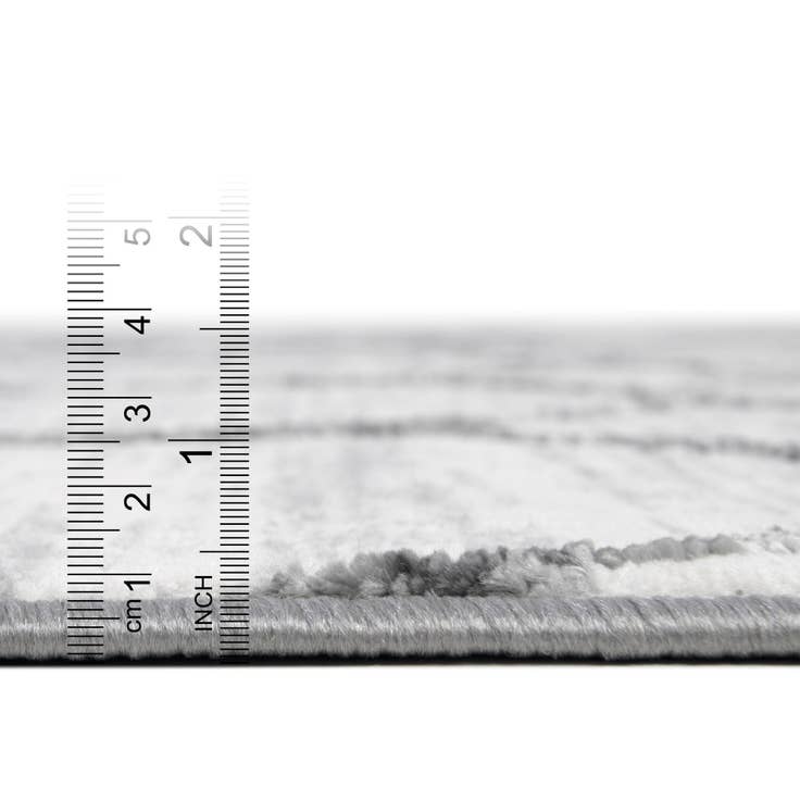 Detail image of 6' x 9' Lattice Trellis Rug
