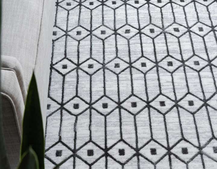 8' x 10' Lattice Trellis Rug