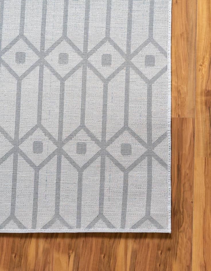 Detail image of 3' 3 x 5' 3 Lattice Trellis Rug