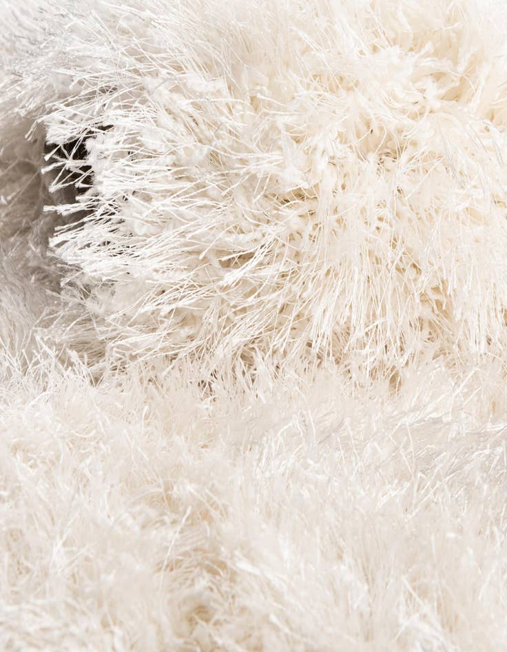 Detail image of 2' 7 x 5' Luxury Solid Shag Rug