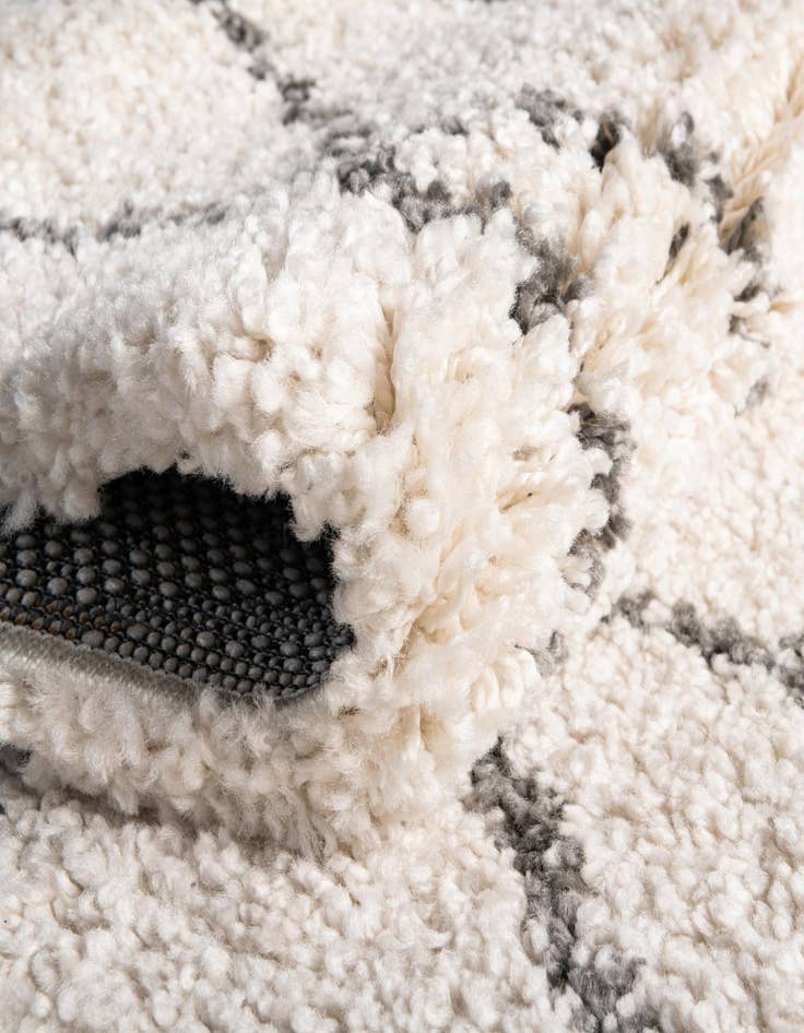 Detail image of 4' x 6' Moroccan Shag Rug