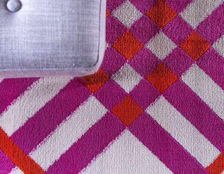Detail image of Jane Seymour 9' x 12' 2 Open Hearts Rug