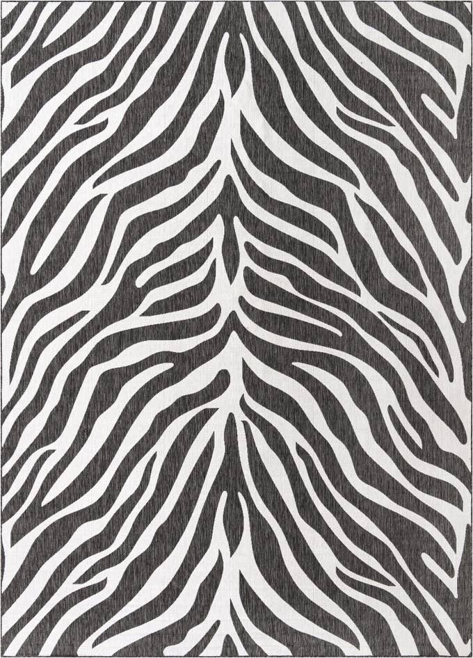 Detail image of 10' x 14' Easy-Clean Safari Indoor / Outdoor Rug