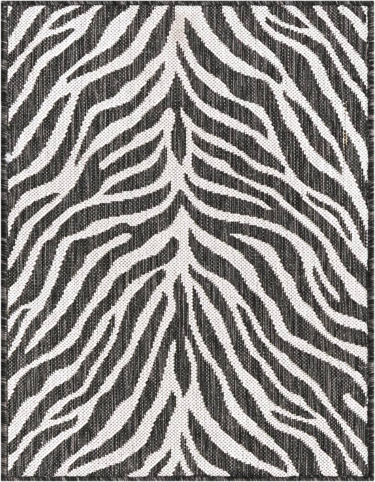 Detail image of 2' x 3' Easy-Clean Safari Indoor / Outdoor Rug