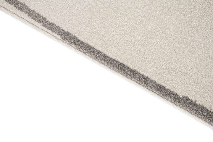 5' 3 x 7' 9 Safari Rug