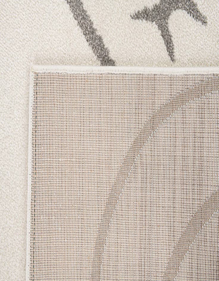 Detail image of 5' 3 x 7' 9 Savannah Rug