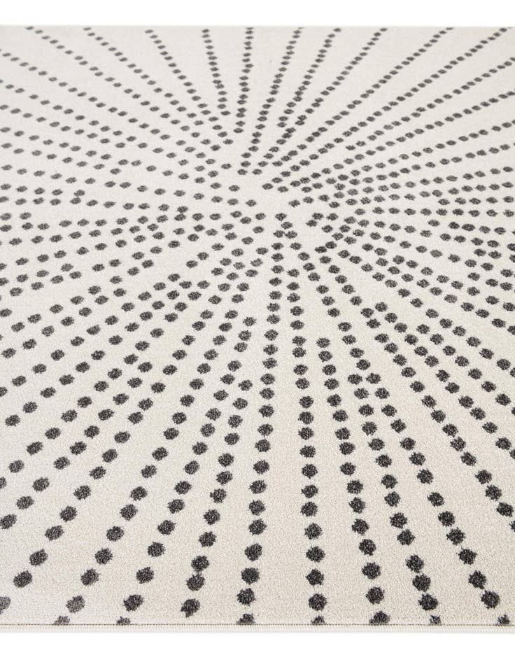 Detail image of 5' 3 x 7' 9 Savannah Rug