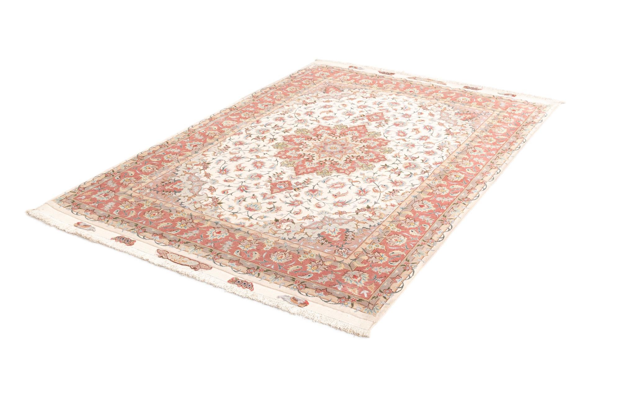 5' x 7' 1 Tabriz Rug