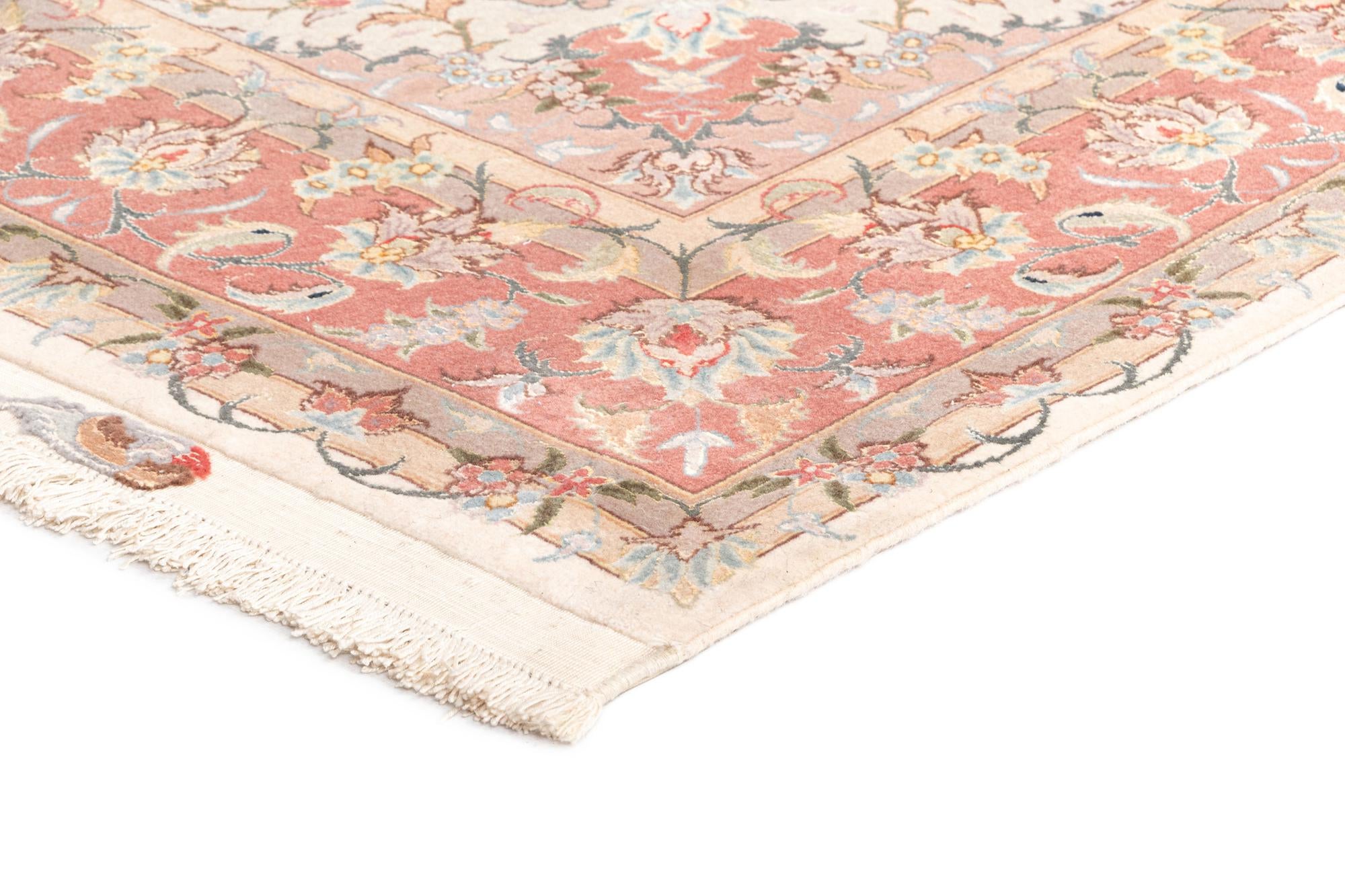5' x 7' 1 Tabriz Rug