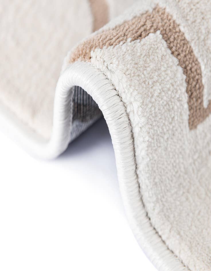 Detail image of 4' x 6' Uptown Lincoln Center Rug