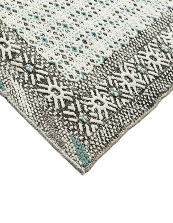 Detail image of 6' 8 x 9' 5 Vintage Royal Rug