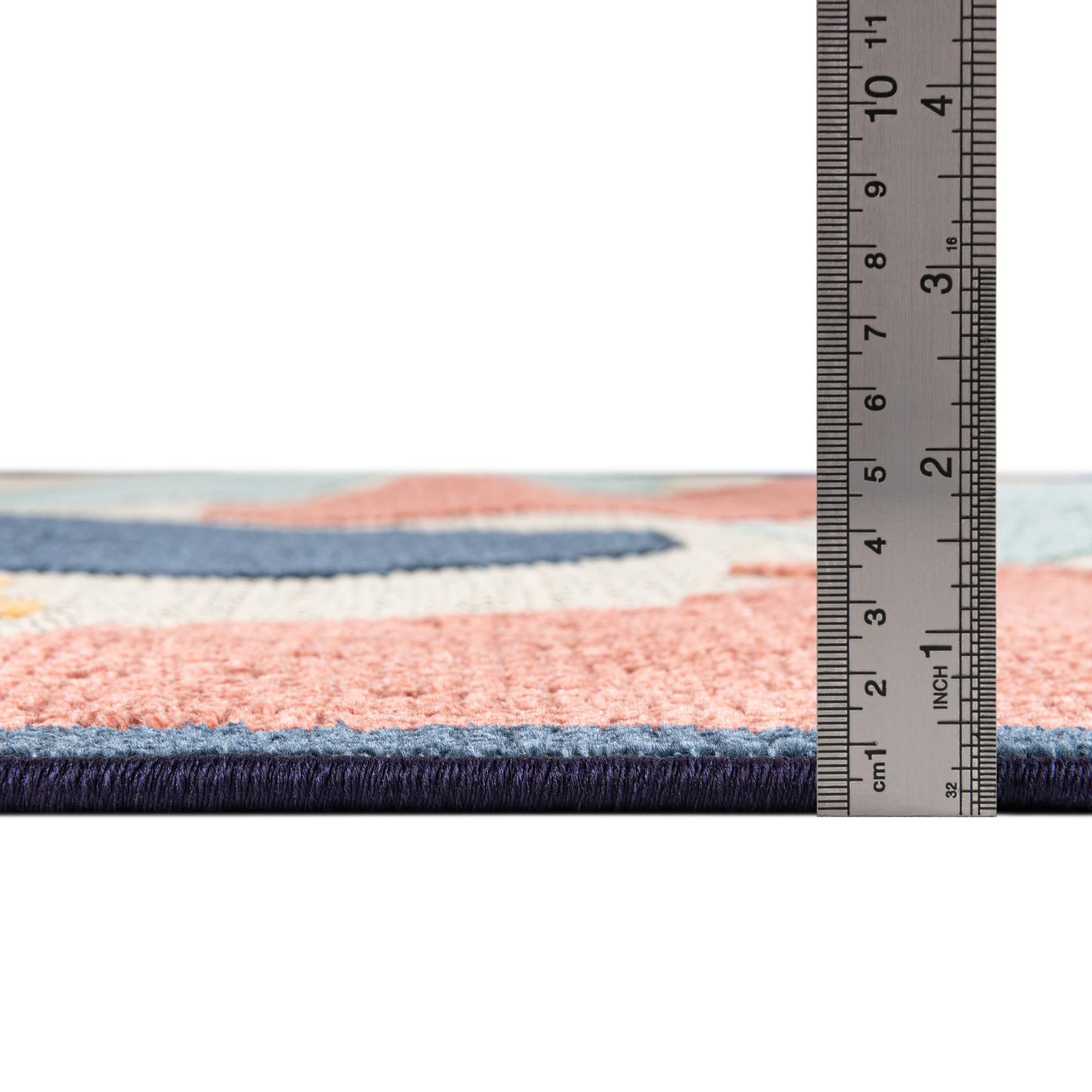 3' 3 x 3' 3 Easy-Clean Belize Indoor / Outdoor Round Rug
