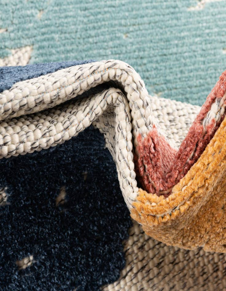 Detail image of 5' 3 x 5' 3  Washable Belize Indoor / Outdoor Round Rug