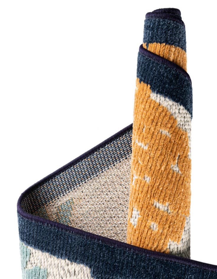 Detail image of 5' 3 x 5' 3  Washable Belize Indoor / Outdoor Round Rug