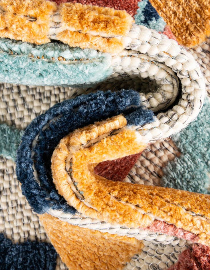 Detail image of 3' 3 x 3' 3 Easy-Clean Belize Indoor / Outdoor Round Rug
