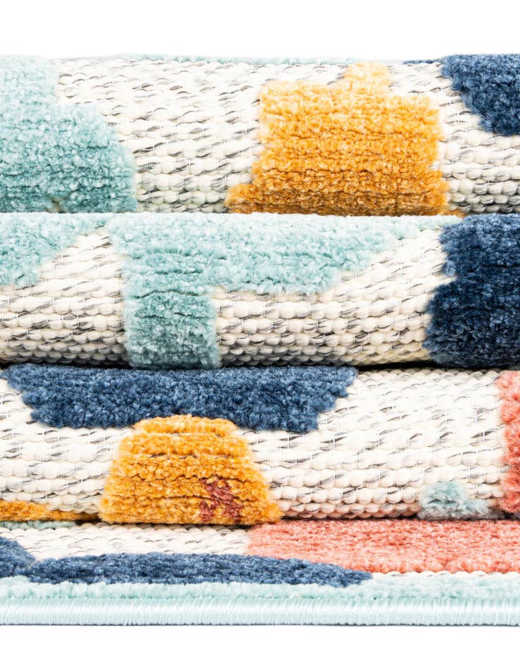 Detail image of 3' 3 x 3' 3 Easy-Clean Belize Indoor / Outdoor Round Rug
