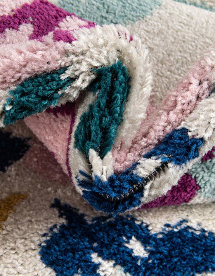 Detail image of 7' x 7' Bloom Round Rug