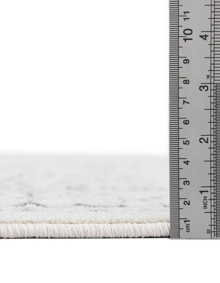 Detail image of 5' x 5' Isabella Round Rug