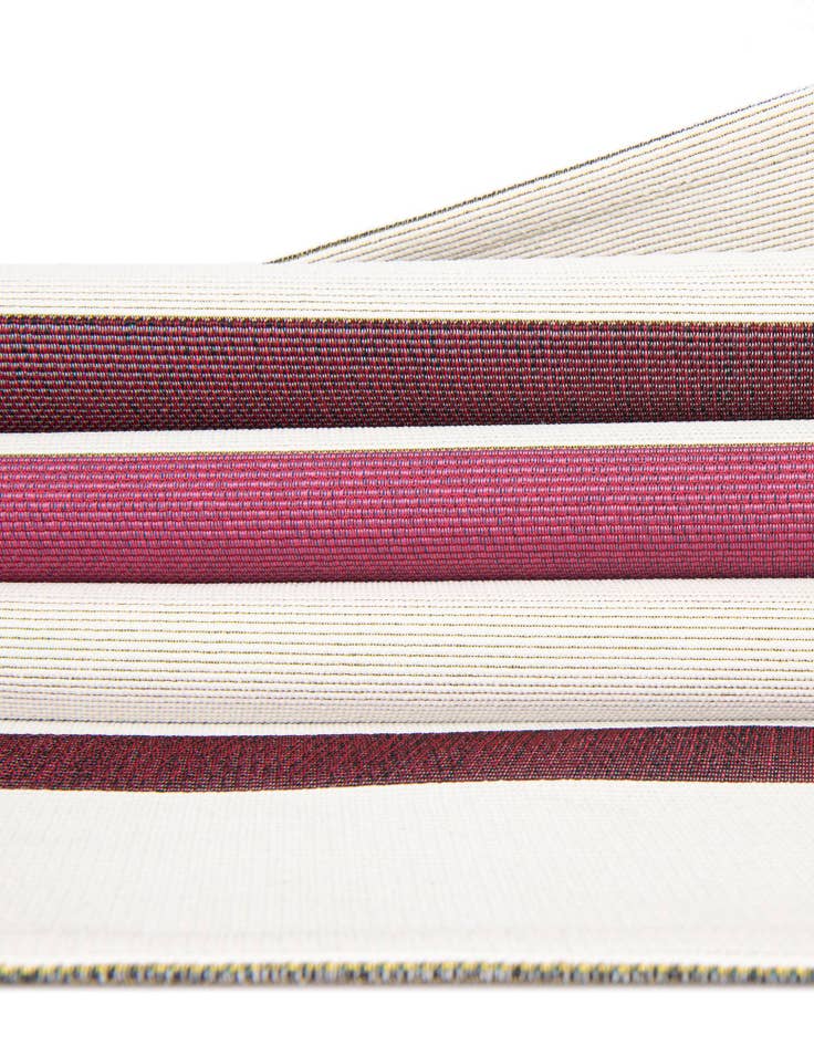 Detail image of 6' x 6' Easy-Clean Ribbon Indoor / Outdoor Round Rug