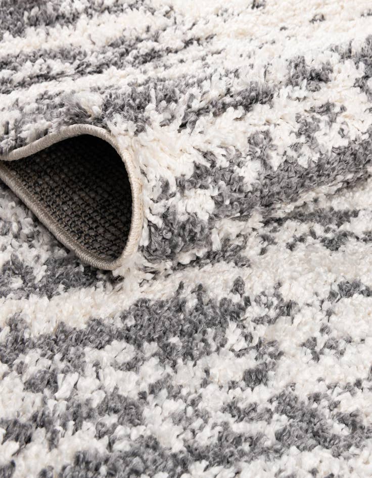 Detail image of 10' x 10' Serenity Shag Round Rug