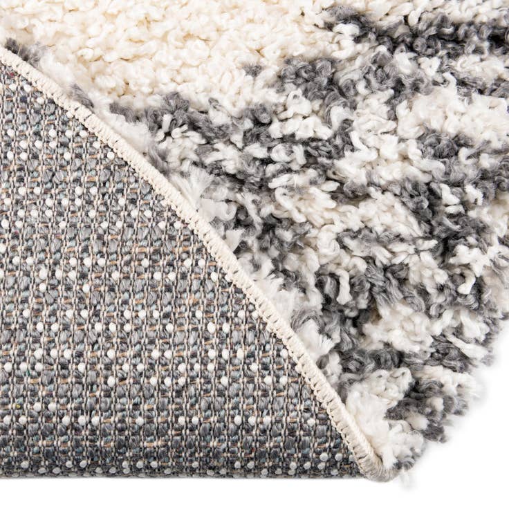 Detail image of 3' 3 x 3' 3 Serenity Shag Round Rug