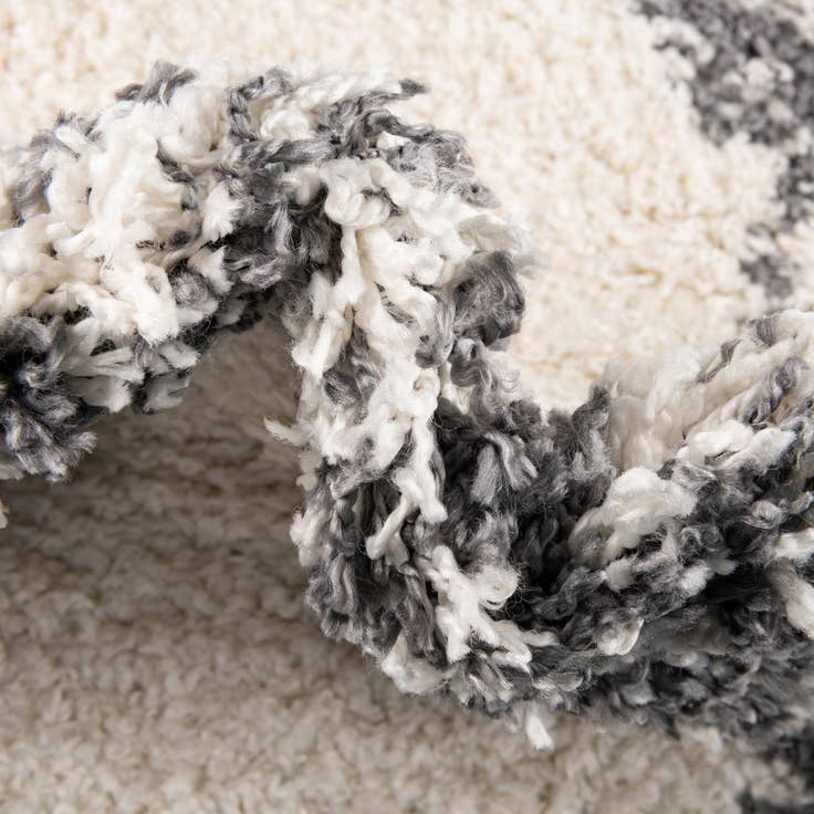Detail image of 5' 3 x 5' 3 Serenity Shag Round Rug