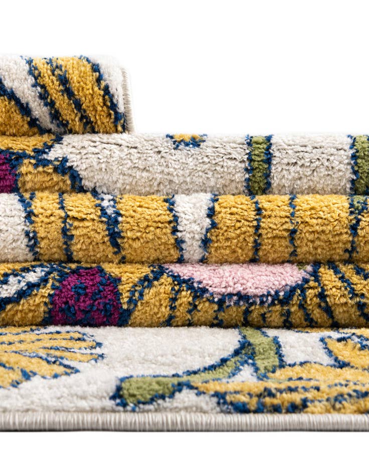 Detail image of 2' x 8' Bloom Runner Rug