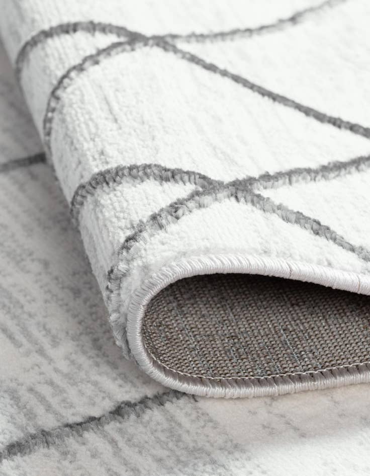 Detail image of 3' x 10' Lattice Trellis Runner Rug