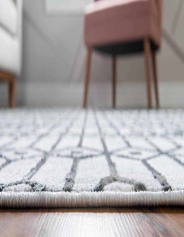 Detail image of 3' x 19' 8 Lattice Trellis Runner Rug