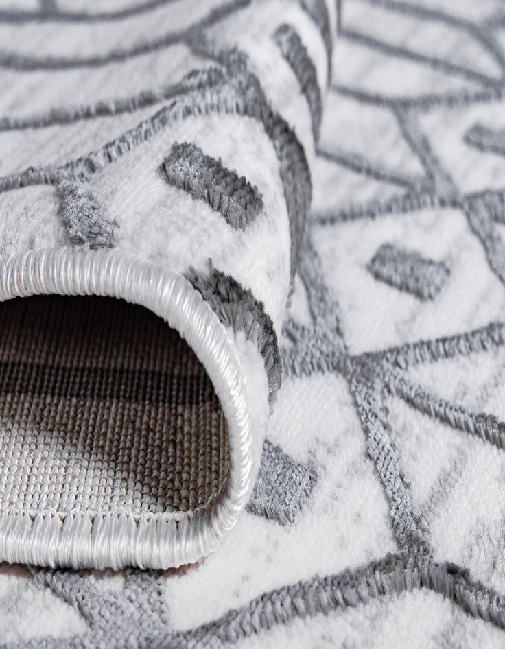 Detail image of 3' x 19' 8 Lattice Trellis Runner Rug