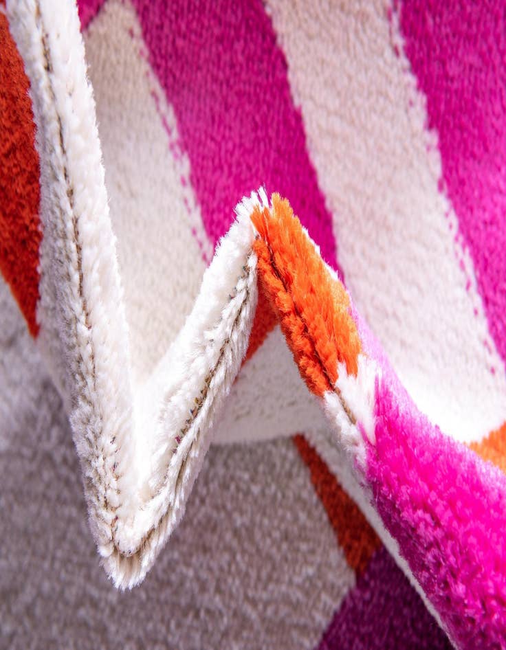 Detail image of Jane Seymour 2' x 6' Open Hearts Runner Rug