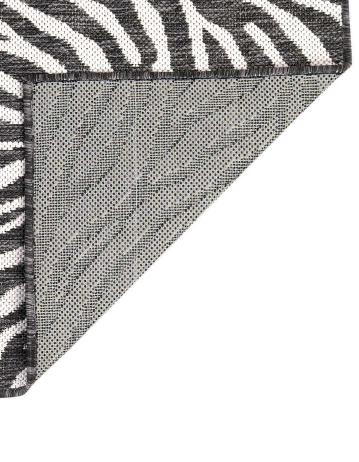 2' 7 x 10' Easy-Clean Safari Indoor / Outdoor Runner Rug