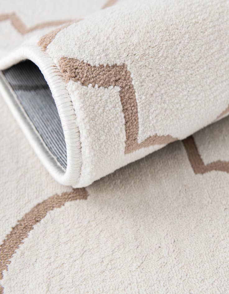 Detail image of 2' 7 x 14' Uptown Lincoln Center Runner Rug