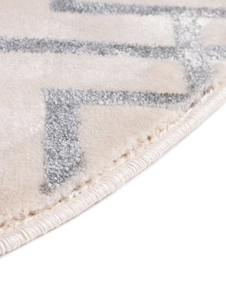 Detail image of 7' 10 x 10'  Marilyn Monroe&trade; Glam Deco Oval Rug